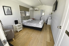 Warrego-Hotel-Garden-Cabin-Bedroom